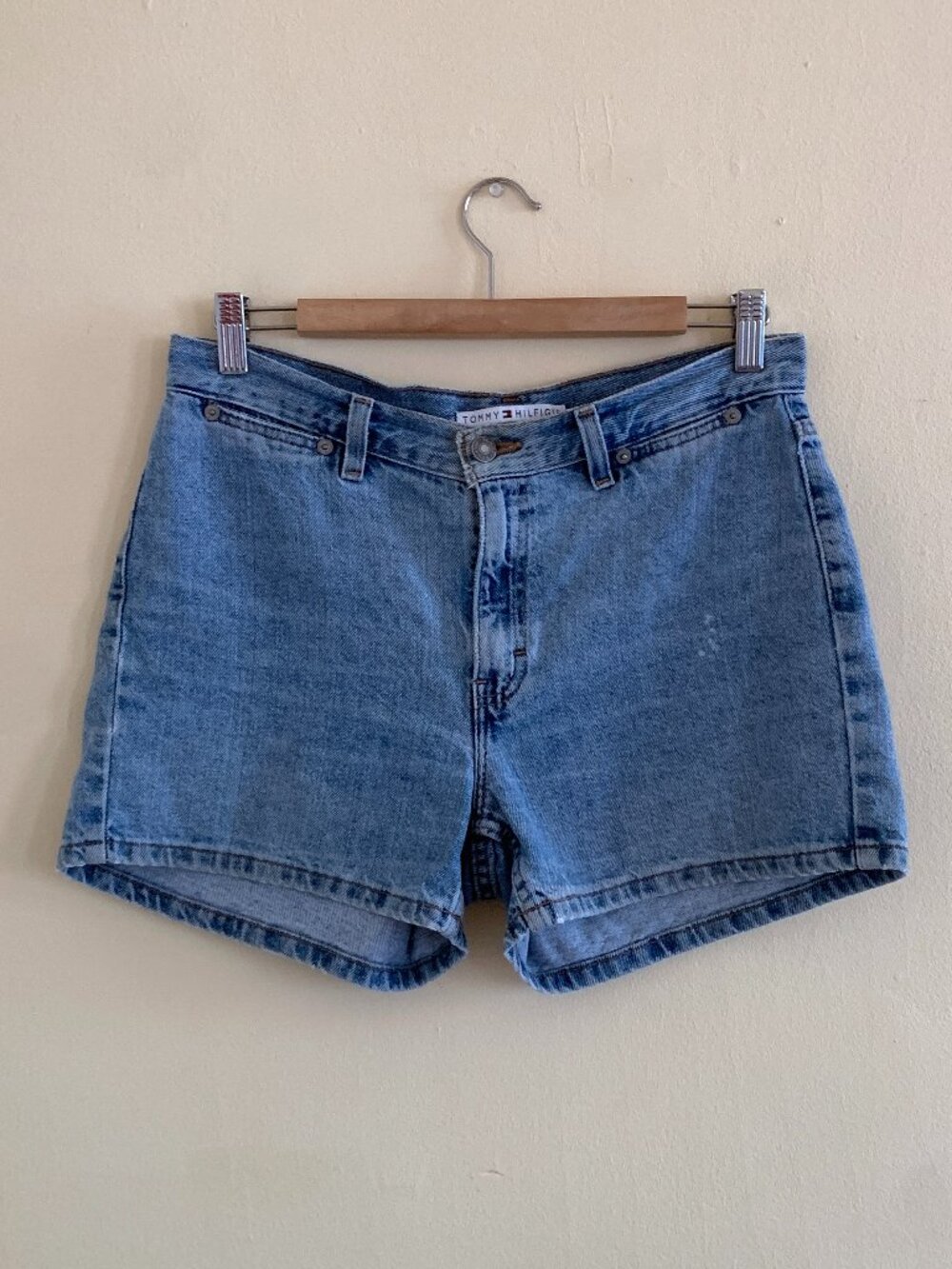 Vintage y2k 90s Tommy Hilfiger Denim Shorts Light Wash Size 8/10
